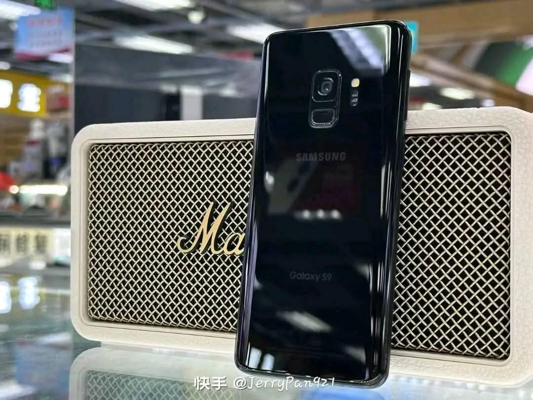 A picture of Samsung galaxy s7 edge s6 ands8