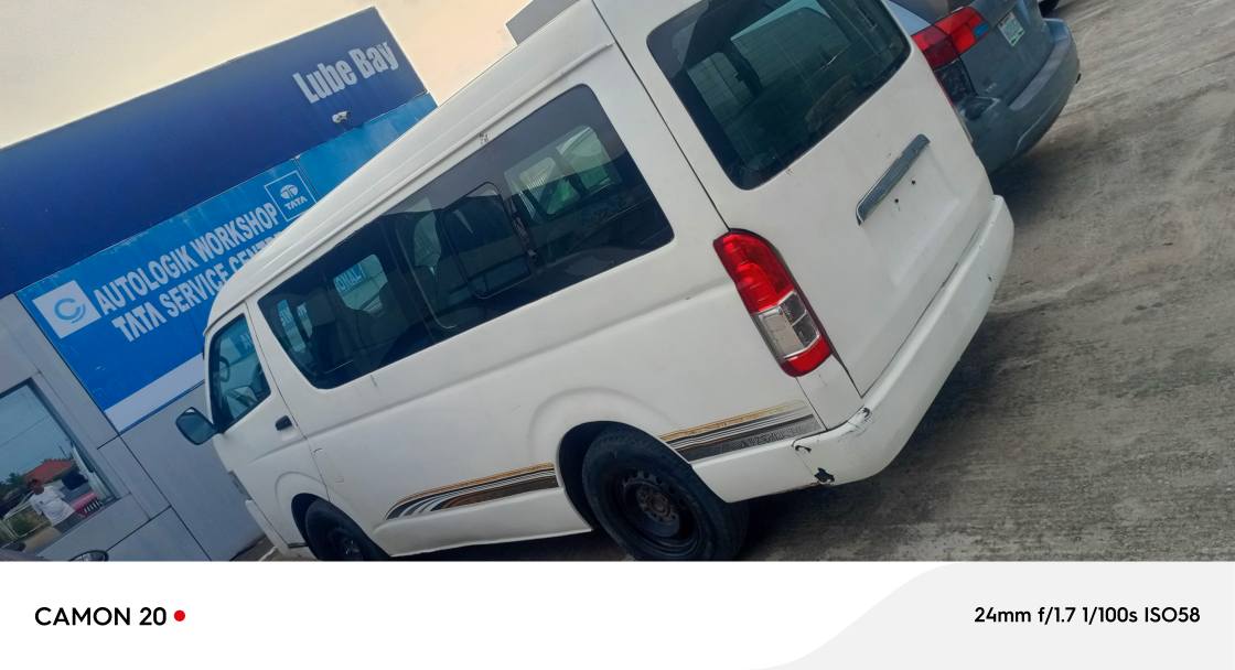 A picture of Toyota Toyota Hiace Hummer 2 Manual Everything working perfectly sound