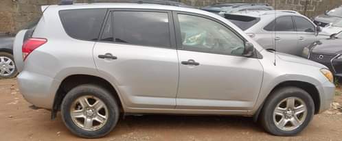 A picture of Toyota RAV4 2007