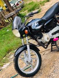 A picture of Nauza pikipiki yangu hio kalii Bei 800k tu Piga 0716905513