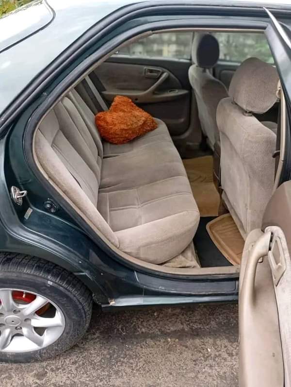 A picture of Toyota Camry drop light Selling for 1 7m Settle 100k