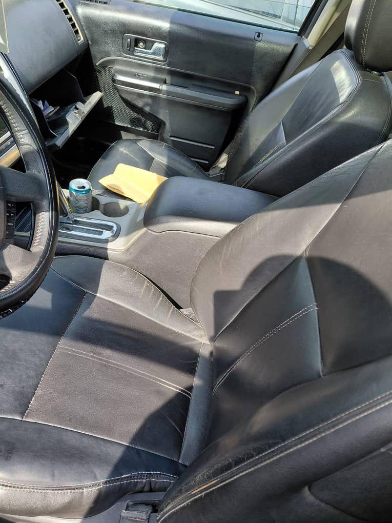 A picture of Ford edge 2008 model