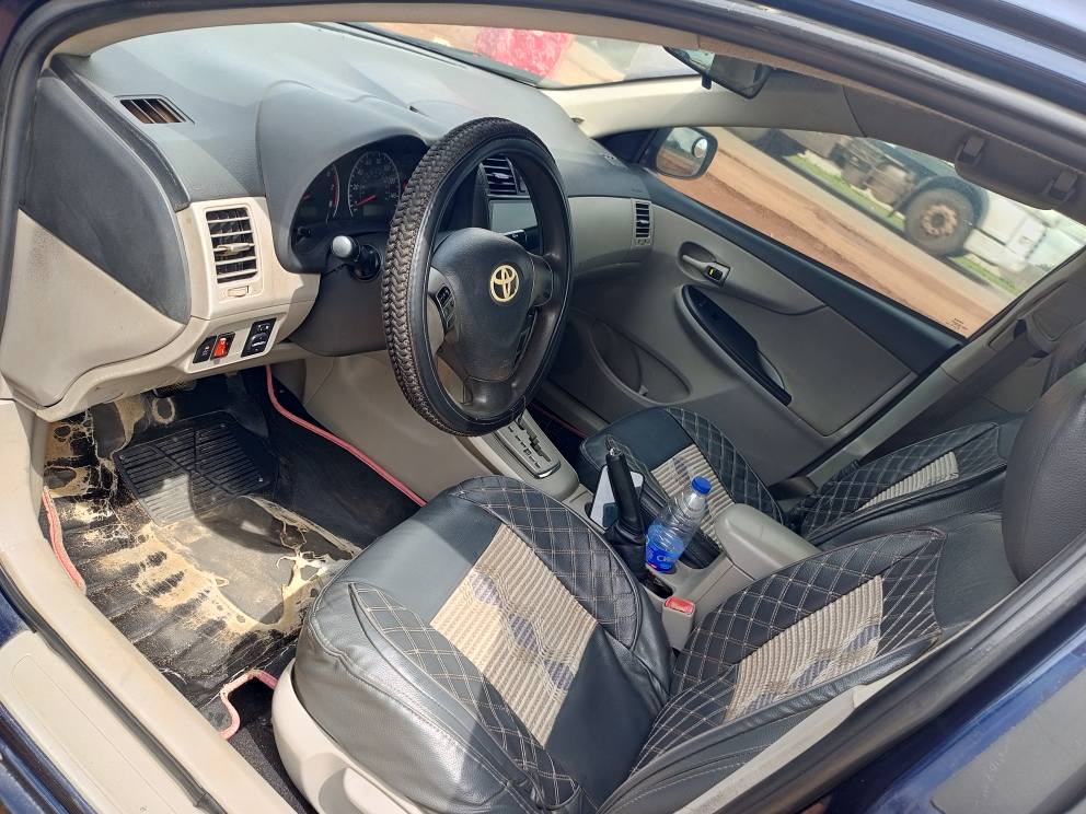 A picture of Toyota Corolla le 2012 07071284824