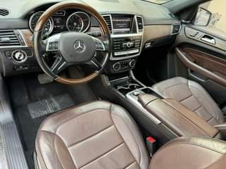 A picture of 2013 Mercedes benz ML350