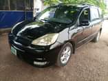 A picture of Neatly Used sienna 2005 model with untempered engine and gear