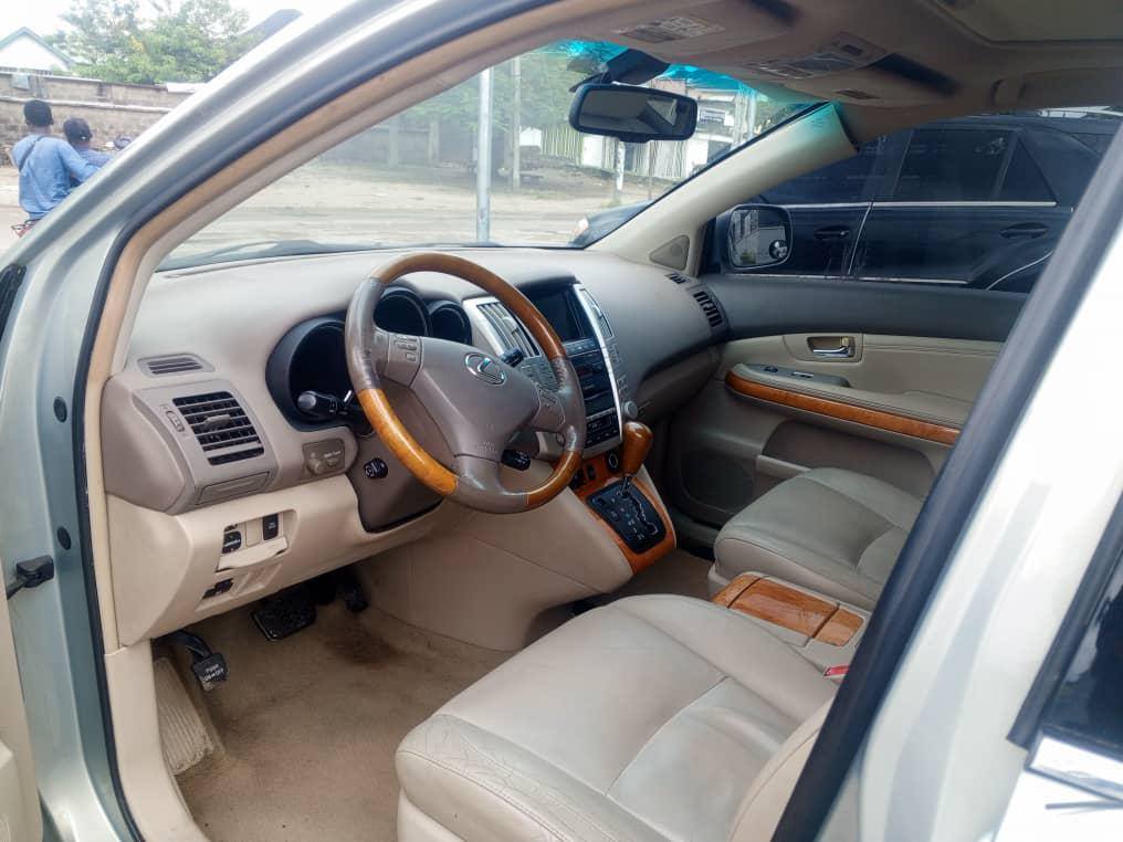 A picture of Lexus RX 350 2008 foreign used Accidental free.