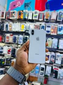 A picture of Iphone X