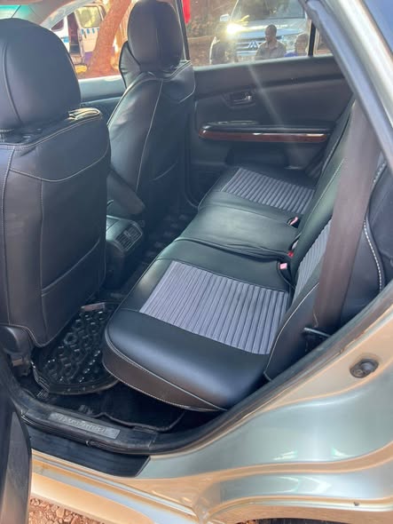 A picture of Toyota harrier kawundo 27m money needed