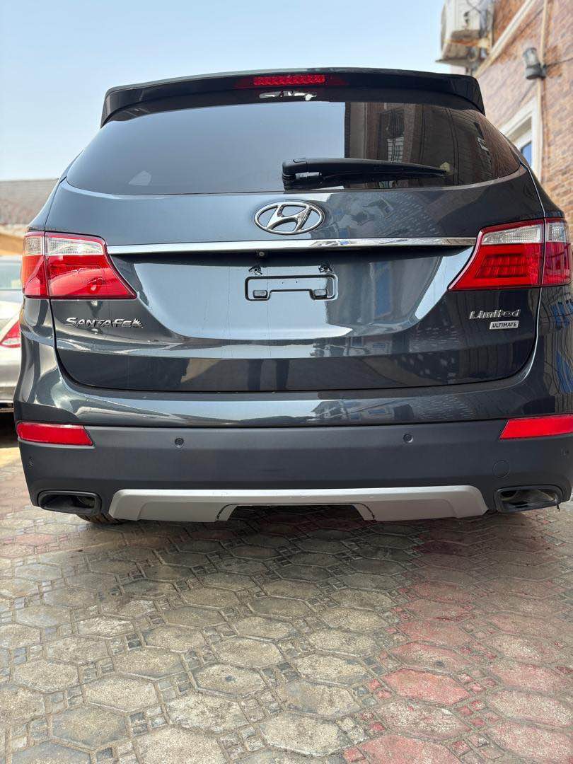 A picture of Toks 2015 Hyundai Santa Fe full option