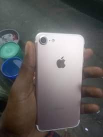 A picture of iphone 7 gb32 b