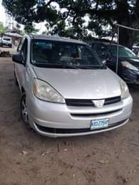 A picture of 2006 Toyota Sienna le In good condition Ac chilling Gear