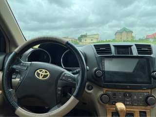 A picture of 20082013 Toyota Highlander XLE