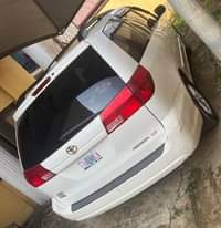 A picture of TOYOTA SIENNA LE AWD 2005