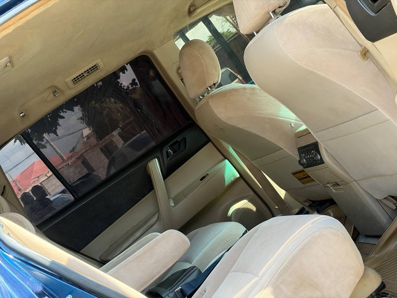 A picture of TOYOTA HIGHLANDER 2009 MODEL
