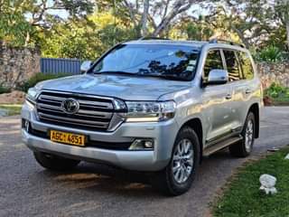 toyota land cruiser