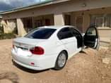 A picture of BMW 321i