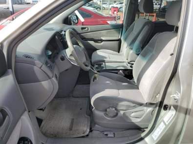 A picture of Tokunbo vehicle Toyota sienna 2008 If you are interested call