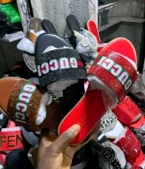 A picture of Ladies open shoes