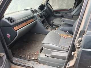 A picture of Range rover for sell price 8Million