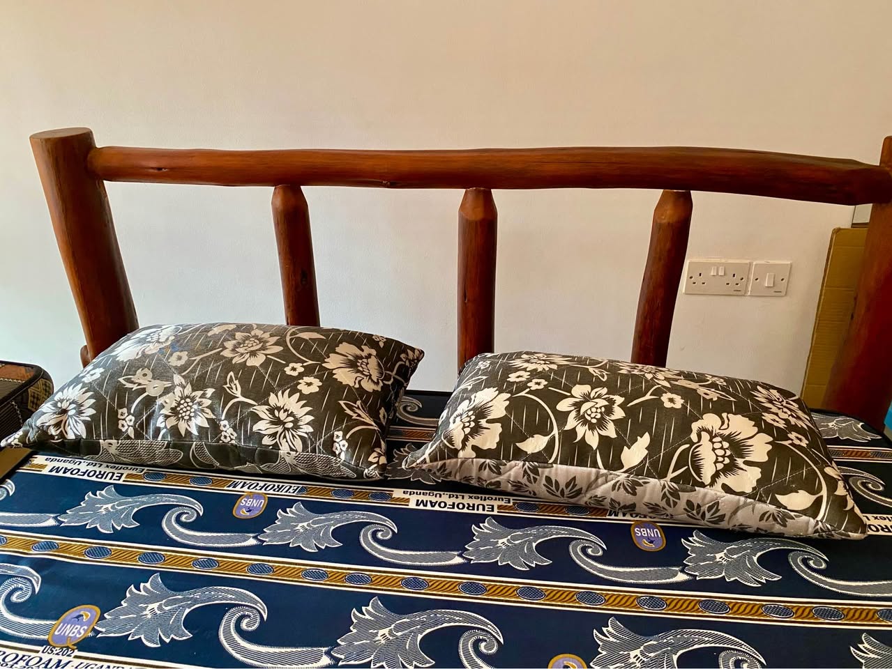 A picture of Bed 5x6 Mattress 2 Pillows