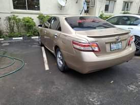 A picture of Distress distress Toyota muscle Camry 2010 model with venza engine