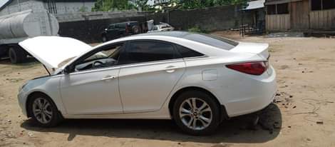 A picture of Hyundai sonata 2013 model everything is working very well buy