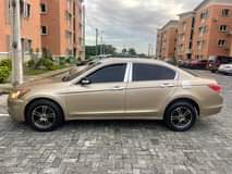 A picture of This is crystal clean Honda Accord 2008 model freshly baked