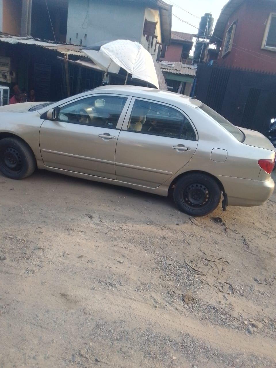 A picture of Toyota corolla 2004 model everything is working perfectly