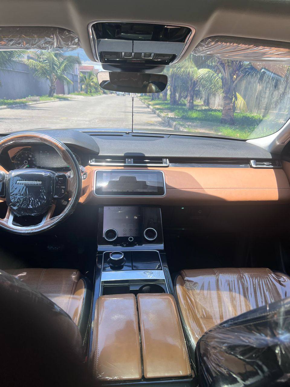 A picture of Complete Accident Free Tokunbo Range Rover Veler P250