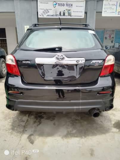 A picture of Toyota matrix 2010 Engine and Gear 100 AC chilling very