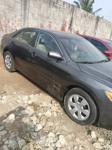 A picture of 2007 Foreign Used Toyota Camry le