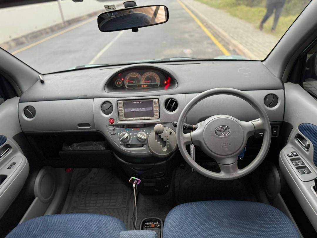 A picture of Toyota sienta