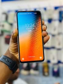 A picture of GALAXY S10e