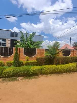 self compound houses