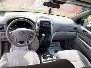 A picture of TOKUNBO Toyota Sienna YEAR MODEL 2008 TRANSMISSION Automatic CONDITION Buy