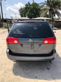A picture of 2006 TOYOTA 06 sienna