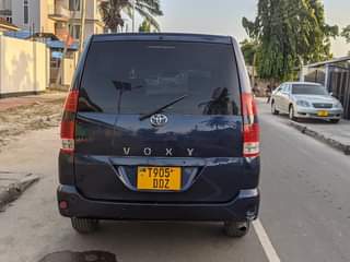 A picture of TOYOTA Noah Voxy