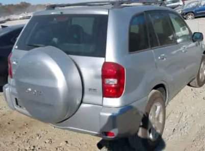 A picture of URGENT BUYERS ONLY 08146551014 CLEAN TOYOTA RAV4 Year 2004 Model