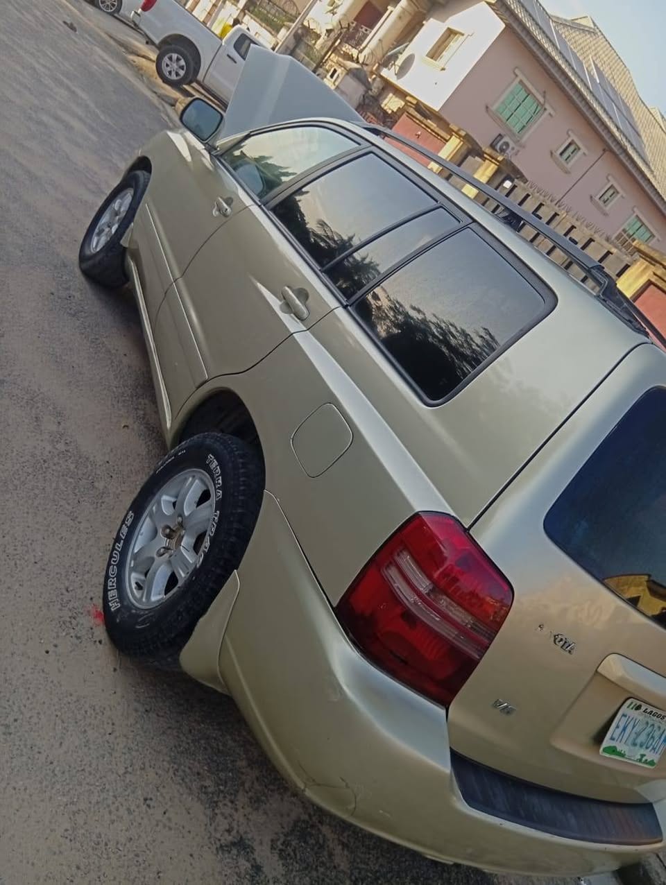 A picture of Toyota Highlander 2004 registered