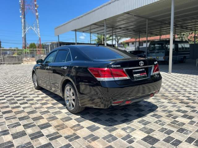 A picture of 2013 Toyota Crown Athlete