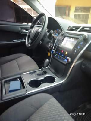 A picture of TOYOTA CAMRY 2015