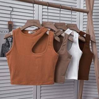 A picture of Crop tops 20k