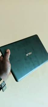 A picture of Mini Laptop