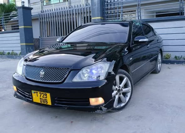 A picture of Toyota Crown Athlete 4GR Bei TSh 12 8M Engine safi