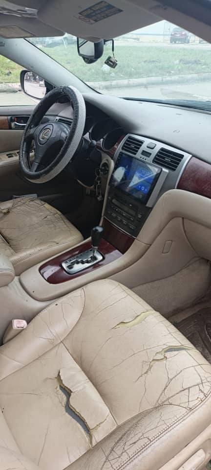 A picture of Lexus ES300 2004
