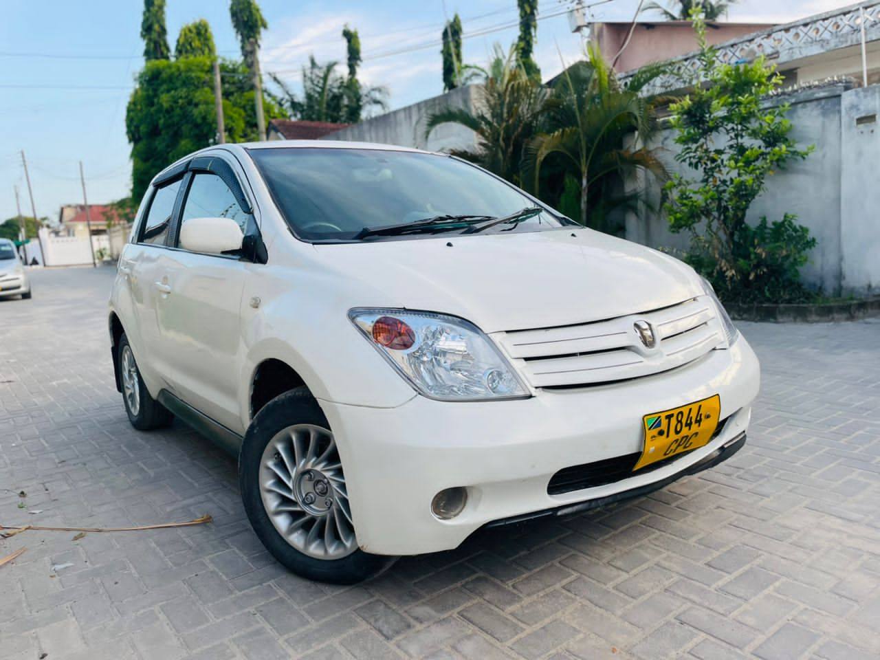used toyota ist