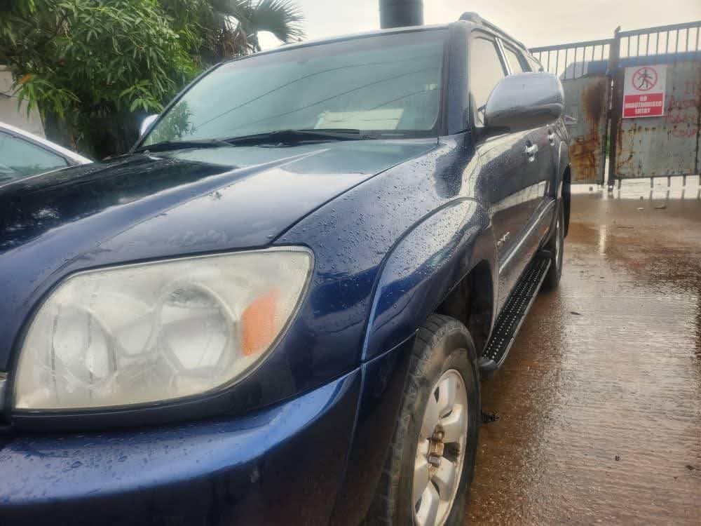 A picture of 2005 Toyota 4runner trd
