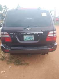 A picture of 2005 LAND CRUISER