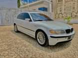 A picture of BMW 330