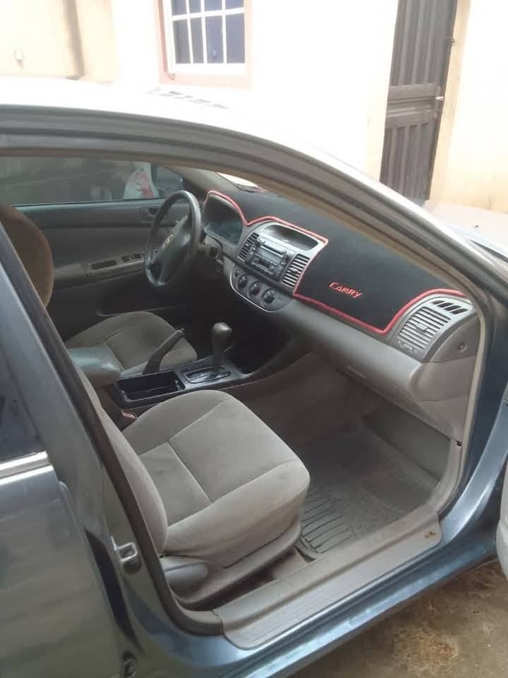 A picture of CAMRY ENGINE V6 SMOKING